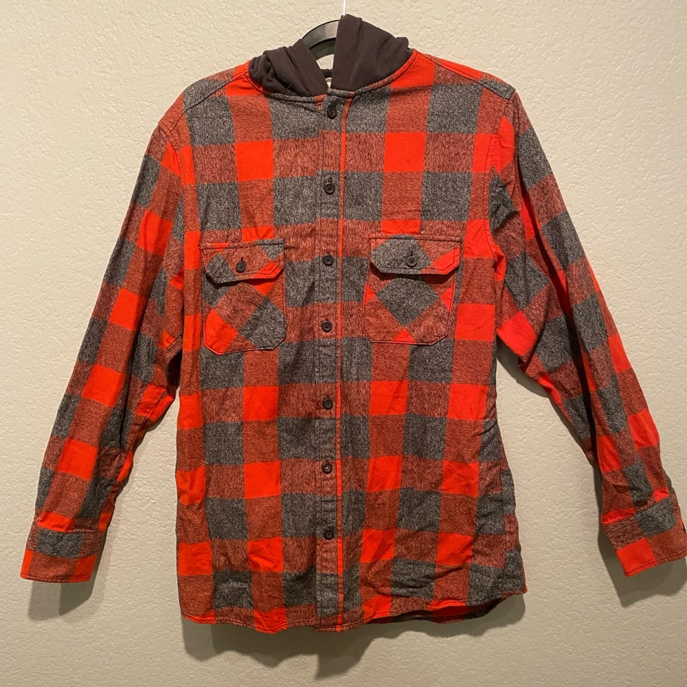 Red and grey Unionbay flannel with a hood. Size: medium